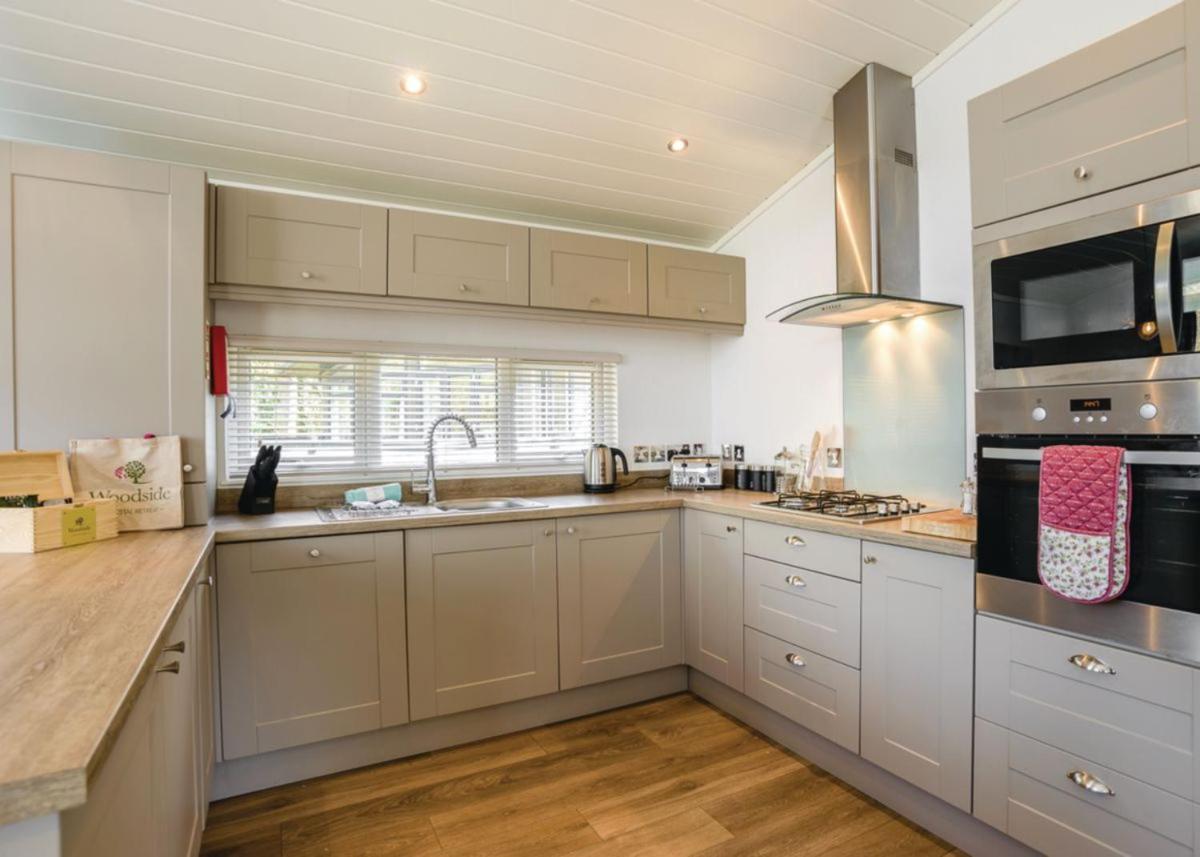 Hotel Woodside Coastal Retreat Fishbourne  Exterior foto