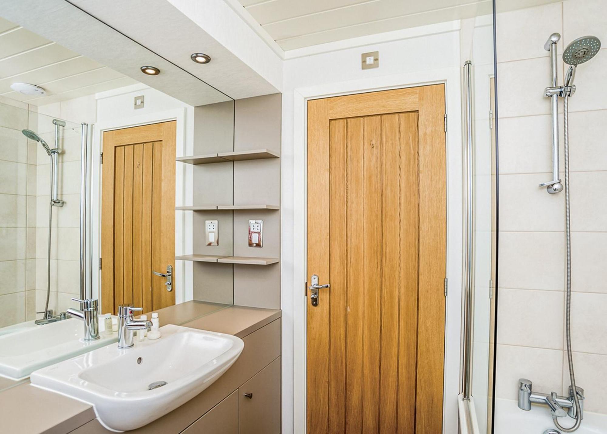 Hotel Woodside Coastal Retreat Fishbourne  Zimmer foto